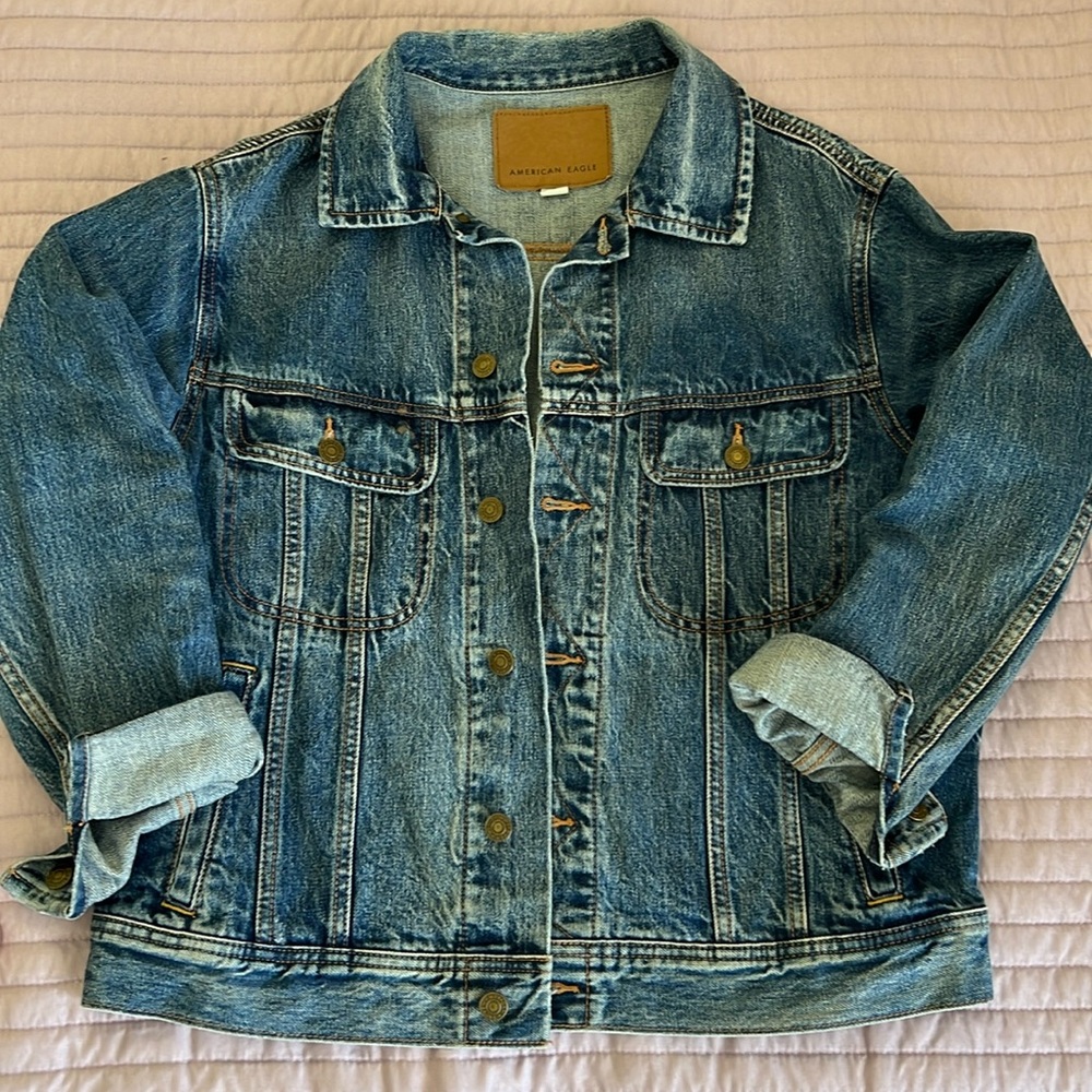 American Eagle Jean Jacket - EUC!